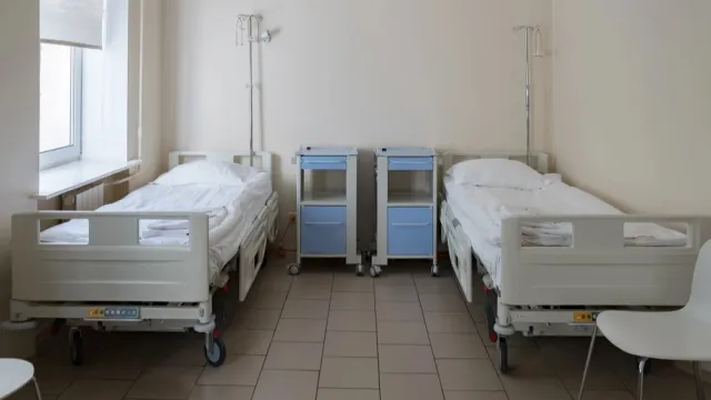 В новых отделениях больницы будут палаты на одно или два места. Фото: Ihor Koptilin / shutterstock.com / Fotodom