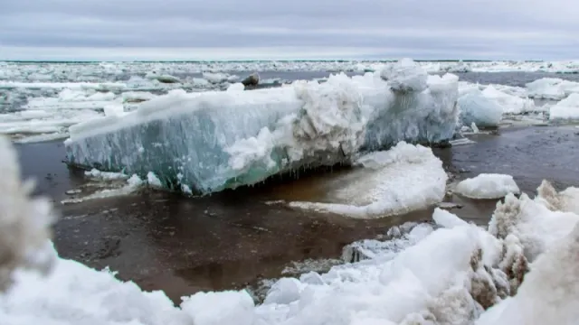 В Шурышкарском районе лед еще стоит, но его подвижки фиксируют. Фото: t.me/gumchsyanao89