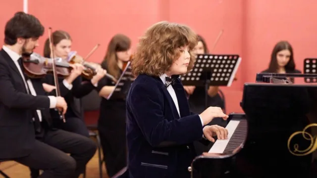 Никита Лапин из Нового Уренгоя дал уже четыре концерта с оркестром в Москве. Фото: vk.com/artyukhov_da