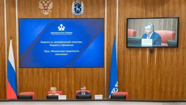 Ямальские парламентарии готовы повторить подобный урок для старшеклассников. Фото: vk.com/zsyanao