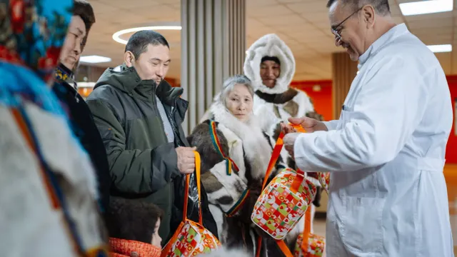 Кочевники активно проходят весенний медосмотр. Фото: Алексей Дидух/ ПАО «Газпром нефть»