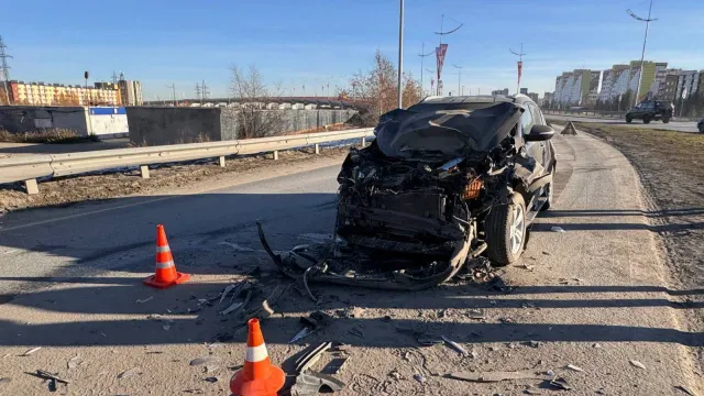 Место ДТП с Kia и КамАЗом 14 октября в Новом Уренгое. Фото: пресс-служба Госавтоинспекции ЯНАО