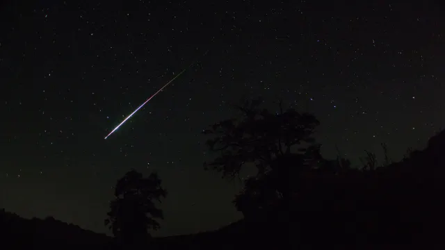 Пик активности метеорного потока Эта-Аквариды наступит в ночь с 5 на 6 мая. Фото: Travel.Life / Shutterstock / Fotodom