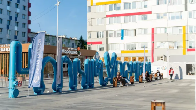 Благоустройство города идет полным ходом. Фото: Зубков Сергей / АНО "Ямал-Медиа"