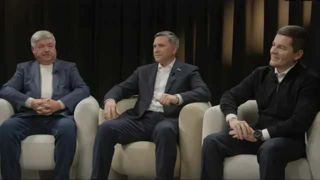 Интервью Д. Артюхова, Д. Кобылкина и Ю. Неёлова. Фото: скриншот видеоанонса «Ямал-Медиа»