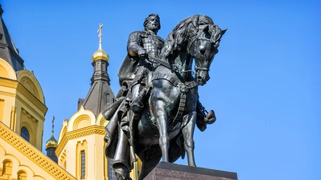 Памятник Александру Невскому в Нижнем Новгороде. Фото: Baturina Yuliya / Shutterstock / Fotodom
