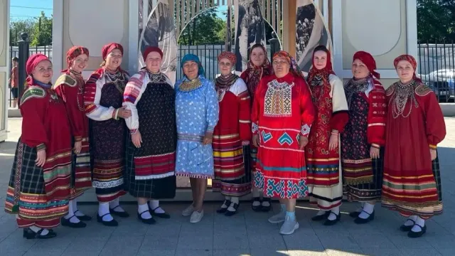Хор: Галина Кечимова