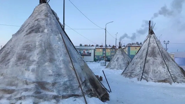 В гостевых чумах можно согреться ухой и чаем. Фото: Анастасия Ульянова / "Ямал-Медиа"