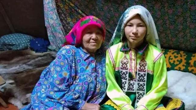 Инты унты Елена Семёновна куртаӊ хоятӆаӆна ям ясаӊан ястыӆа па кащтыӆа. Хор: Любовь Возелова