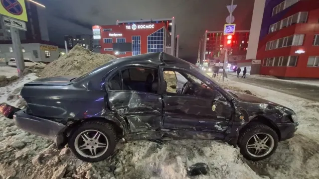 Место ДТП с пострадавшим в Новом Уренгое. Фото: пресс-служба Госавтоинспекции ЯНАО