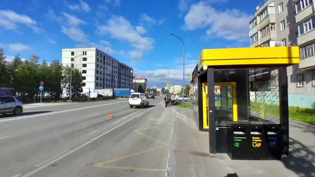 Место ДТП в Ноябрьске, где 25 августа сбили девочку. Фото: Роман Лузанов / «Ямал-Медиа»
