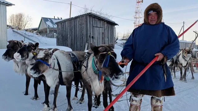 Виталий Николаевич Озелов округ кусяйн «Буран» ӆонщхопан мойӆаптаса. Хор: Альбина Тырлина.