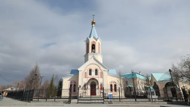 Храм в честь первоверховных апостолов Петра и Павла. Фото: Андрей Ткачёв / «Ямал-Медиа»