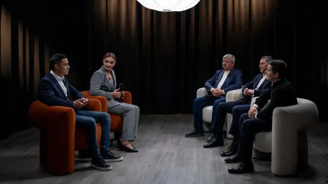 Интервью Д. Артюхова, Д. Кобылкина и Ю. Неёлова. Фото: пресс-служба губернатора ЯНАО