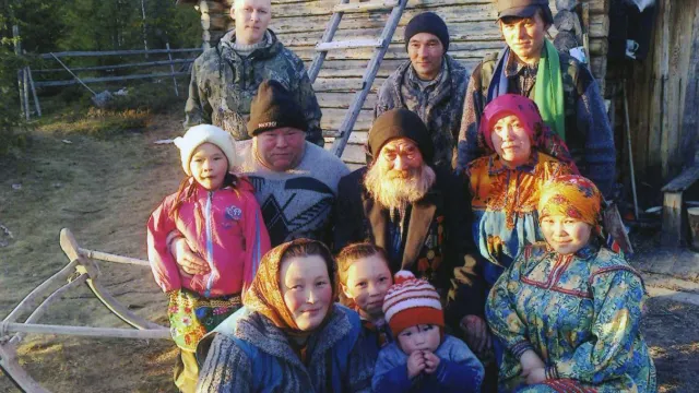 Илья Ефимович Лонгортов шуӊат няврэмӆаӆ па хиӆыӆаӆ пиӆан. Хор: Валентина Рохтымова