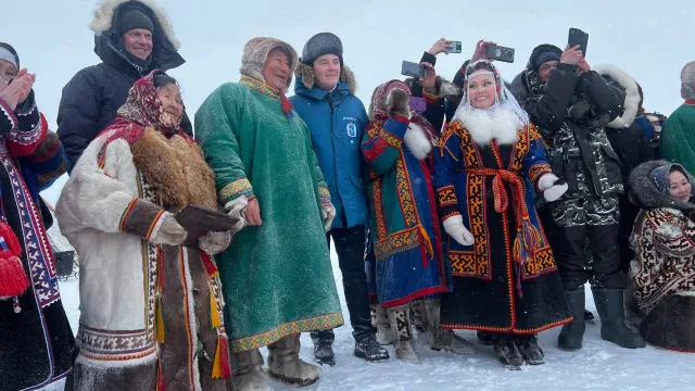 Атмосфера золотой свадьбы почетных оленеводов оказалась космически теплой. Фото: Ольга Климова / "Ямал-Медиа"