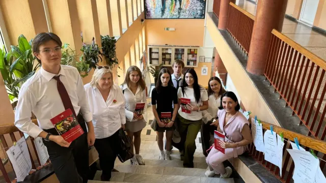 В филологической гимназии Белграда. Фото: предоставлено из личного архива Ирины Ращупкиной