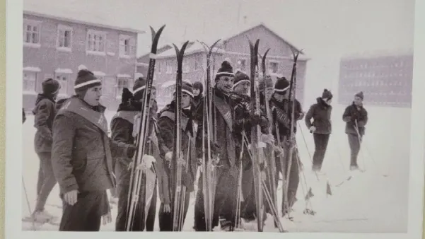 Участники лыжного перехода готовятся к старту из Салехарда, 1976 год. Фото: из фондов МВК им. Шемановского
