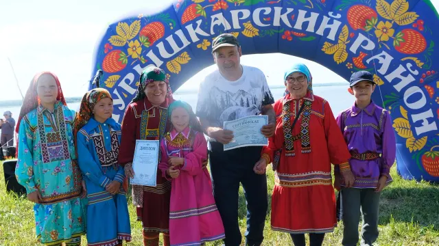 Питласоват «Мет воӆаӊ хуӆ веӆпасӆаты хоттэӆ». Хор: Альбина Тырлина