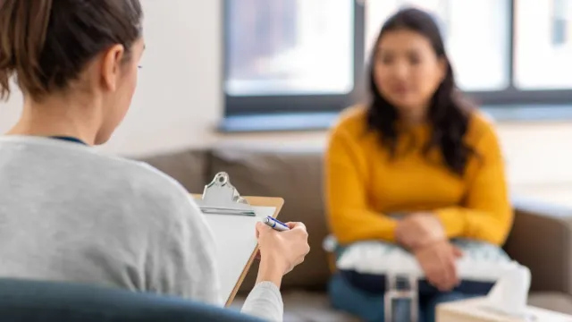 На приеме у психолога. Фото: Ground Picture / shutterstock.com / Fotodom