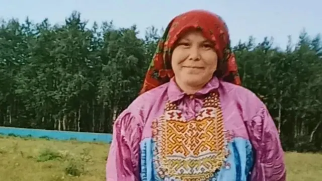 Анна Романовна Туляхова (Возелова) ар пуш ишканщап нэпекатан рупата эӆты юкантыса, мойӆапсаятан Лорвош район куща эӆты мойӆыӆыса. Хор: Анна Туляхова