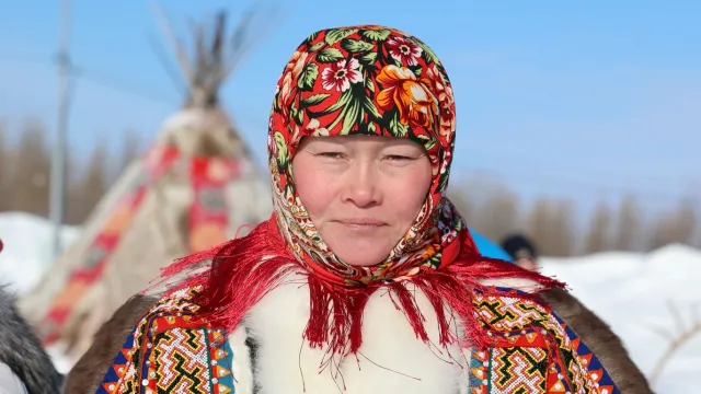 Олеся Юрьевна Сязи рупитты нэпекаӆ хоща ханшман уӆӆа – оленевод третьего разряда. Хор: Иван Сандрин