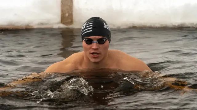 Пловец Святогор Борнобаев. Фото: Роман Чернов / «Ямал-Медиа»