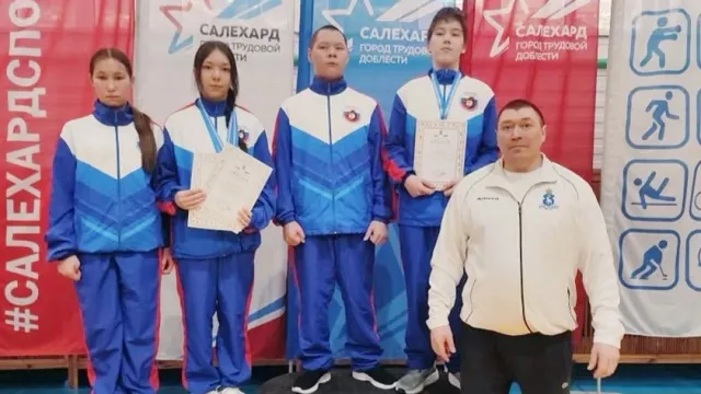 Ӆоркурт няврэмат ищи касты ёхтыӆысат. Хор: Евгений Нензелов