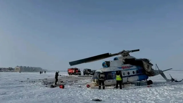 Ми-8 с 10 людьми на борту совершил вынужденную посадку в ЯНАО 21 февраля. Фото: администрация Ямальского района