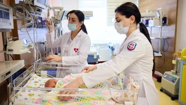 Забота. Фото: Юрий Здебский / «Ямал-Медиа»