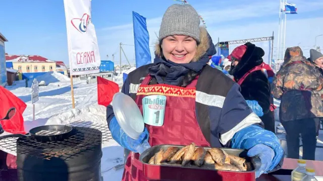 Рекордной ряпушкой угощали гостей гастрономического фестиваля. Фото: t.me/moi_yamalskiy_raion