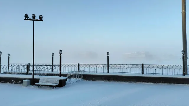 Морозный туман в Салехарде утром 1 февраля. Фото: Владимир Ганчерко / «Ямал-Медиа»