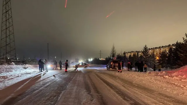 Смертельное ДТП произошло на улице Магистральной в Ноябрьске 2 января. Фото: пресс-служба Госавтоинспекции Ноябрьска
