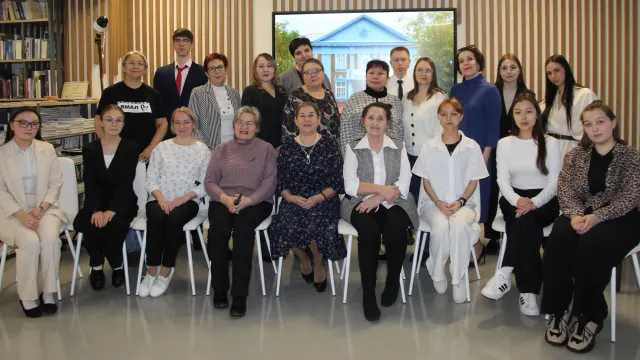 Тата хой карра училище хат питаратна олапсы ашкоӆа манас. Хор: Галина Кинчина