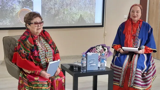 Сэмъйиӊк суран, антома ювам хоятӆам потартыйм щират, уӆам-хоӆам щират нэпека постасӆам. Хор: Аллина Тоярова