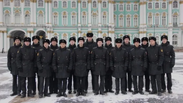 Срочники Ямала побывали на экскурсиях в самых значимых местах Северной столицы. Фото: предоставлено представительством ЯНАО в Санкт-Петербурге