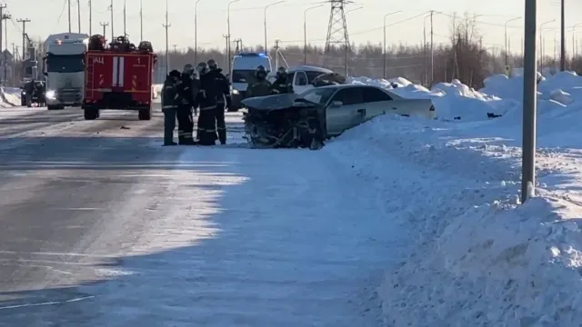 ДТП в Салехарде с пострадавшими 17 февраля. Фото: Вера Дронзикова / «Ямал-Медиа»