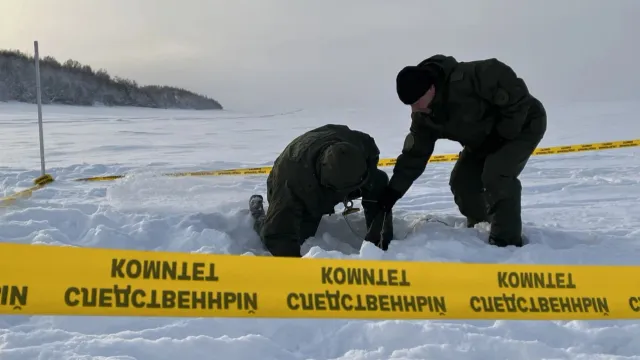 В любое время года криминалисты в поисках доказательств на местах преступлений. Фото: предоставлено пресс-службой СУ СКР по ЯНАО