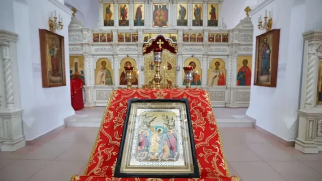 В храме Петра и Павла в Салехарде. Фото: Андрей Ткачёв / «Ямал-Медиа»