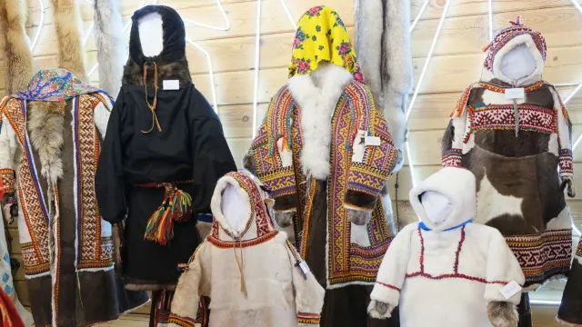 Анастасия Никитична Сэротэтто (Тользина) там вантопсайн ӆув ёщӆаӆан ёнтам таӆан ӆуматты ханты сохат. Хор: Альбина Тырлина