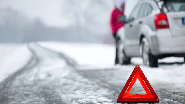 Неравнодушных людей, способных прийти на помощь, на Ямале много. Фото: Lucky Business / shutterstock.com / Fotodom