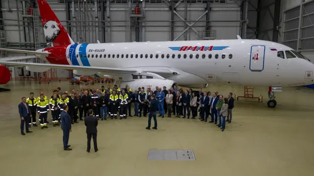 Встреча в Тюмени Д. Артюхова с сотрудниками АК «Ямал». Фото: пресс-служба губернатора ЯНАО