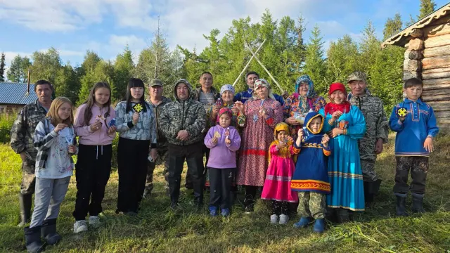 Ай куртатан уӆты хоятат си хатаӆан рутӆаӆ па ӆухасӆаӆ пиӆан яха уйтантысат. Хор: Роза Накова