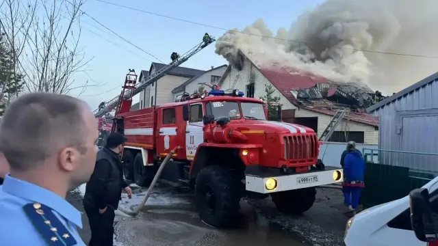 Пожар в Тарко-Сале, при котором пострадали двое детей, произошел 31 мая. Фото: пресс-служба прокуратуры ЯНАО