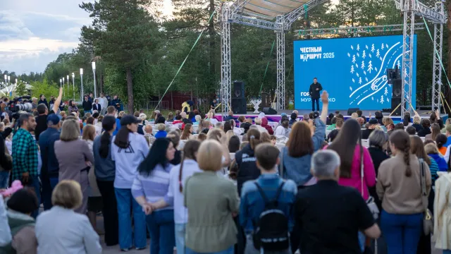 Встреча губернатора Дмитрия Артюхова с жителями Муравленко. Фото: Фёдор Воронов / «Ямал-Медиа»