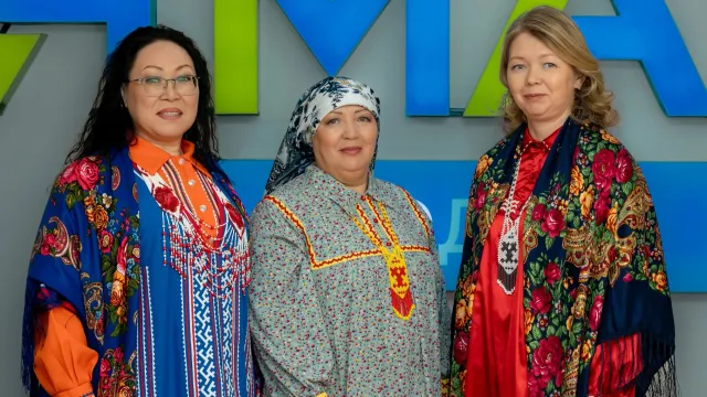 А.К. Яковлева, А.Е. Тырлина, В.А. Лонгортова. Хор: Сергей Зубков