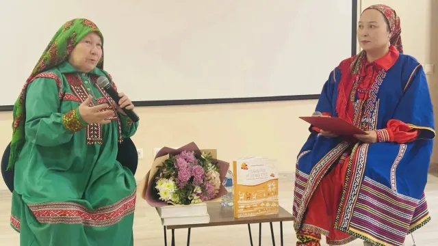 Зинаида Лонгортова мира йиӆап нэпекаӆ эттас «У рыбной реки, на оленьей земле». Хор: ЯНАО КМНС департамент