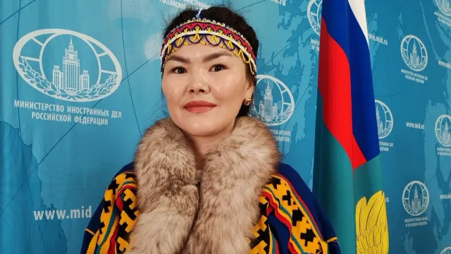 Сидяӈг: Юлия Талееваʼ тадтавы