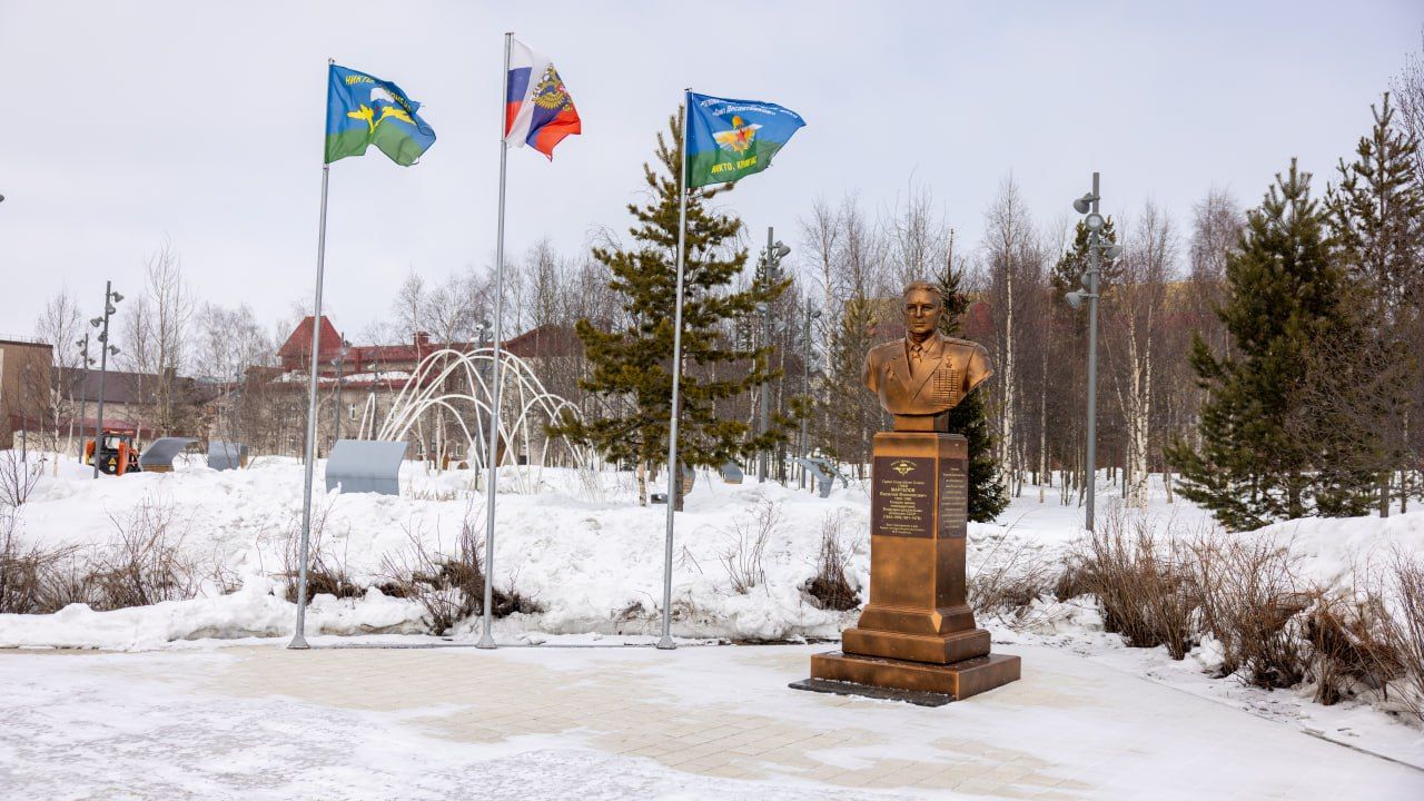 Сквер Геологов в Ноябрьске